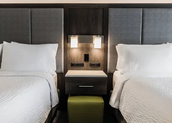 Holiday Inn Express & Suites Toronto Airport South by IHG hotel thumbnail 7