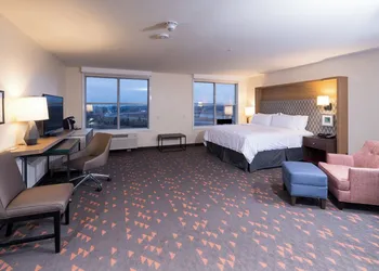Holiday Inn & Suites Detroit - Troy by IHG hotel thumbnail 2