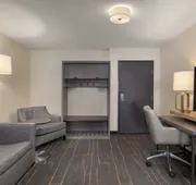 Holiday Inn & Suites Detroit - Troy by IHG hotel detail image 5
