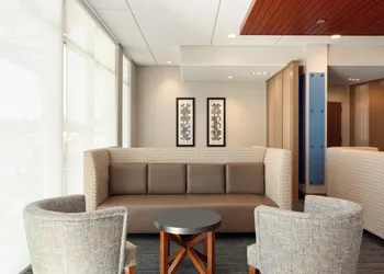 Holiday Inn Express & Suites Hayward - Castro Valley by IHG hotel thumbnail 4