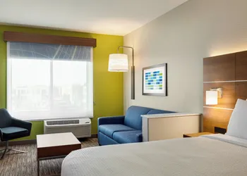 Holiday Inn Express & Suites Hayward - Castro Valley by IHG hotel thumbnail 5