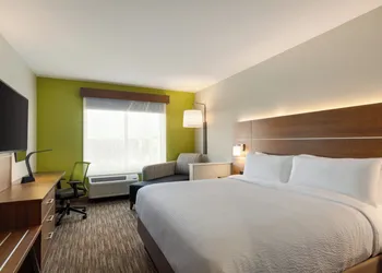 Holiday Inn Express & Suites Hayward - Castro Valley by IHG hotel thumbnail 8