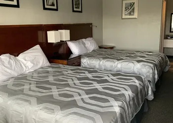 Maple Tree Inn hotel thumbnail 5