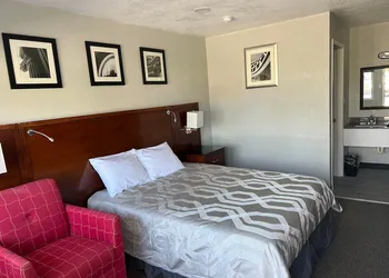 Maple Tree Inn hotel thumbnail 7