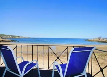 Captain's Bounty On The Beach hotel thumbnail 6