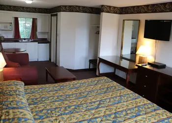 Fenelon Inn hotel thumbnail 6
