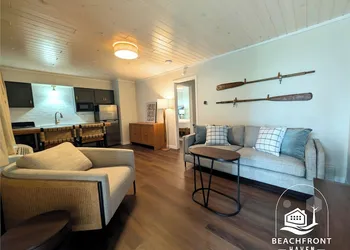 Beachfront Haven hotel thumbnail 3