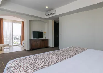 Hotel Plaza Stadium hotel thumbnail 4