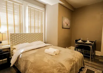 Midtown Suites hotel thumbnail 4