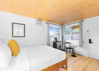 Placid Bay Hotel hotel thumbnail 8