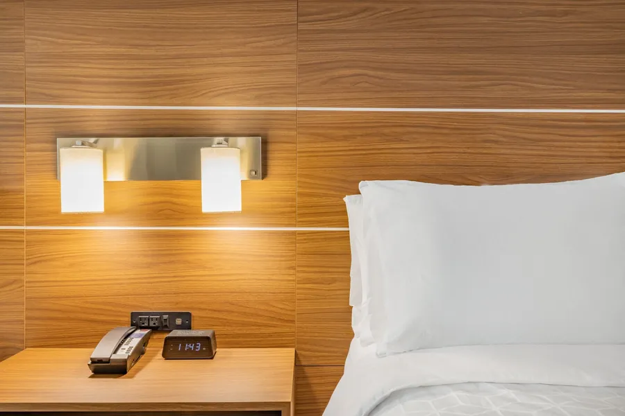 Holiday Inn Express & Suites Lincoln Downtown by IHG hotel detail image 6