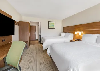 Holiday Inn Express & Suites Lincoln Downtown by IHG hotel thumbnail 7