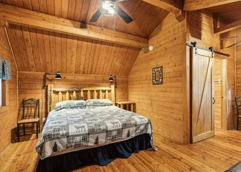 Lost Horse Lodge hotel thumbnail 2