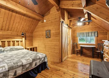 Lost Horse Lodge hotel thumbnail 3
