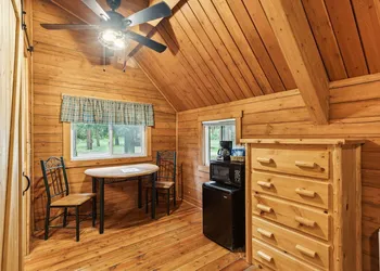 Lost Horse Lodge hotel thumbnail 4