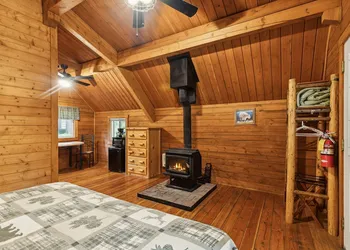 Lost Horse Lodge hotel thumbnail 6