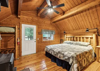 Lost Horse Lodge hotel thumbnail 7