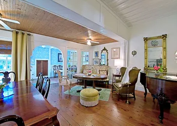 Chesnut Cottage Inn hotel thumbnail 3