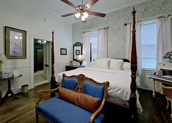 Chesnut Cottage Inn hotel thumbnail 7