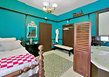 Chesnut Cottage Inn hotel thumbnail 8