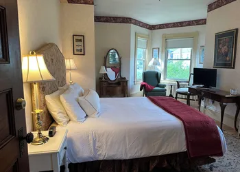 Meredith Inn hotel thumbnail 2