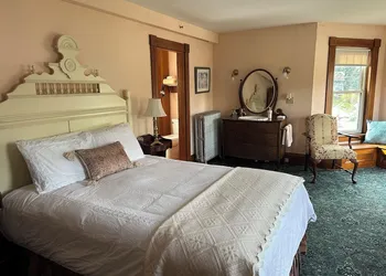 Meredith Inn hotel thumbnail 5
