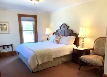 Meredith Inn hotel thumbnail 8