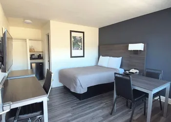 Budget Inn hotel thumbnail 5