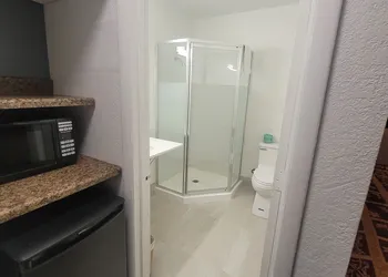 Budget Inn hotel thumbnail 6