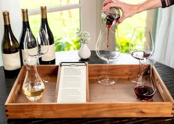 Black Walnut Inn & Vineyard hotel thumbnail 3