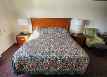 Bayview Inn hotel thumbnail 6