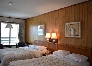 Blue Heron Motel hotel thumbnail 3