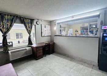 Hallmark Inn By OYO Fort Wayne hotel thumbnail 2