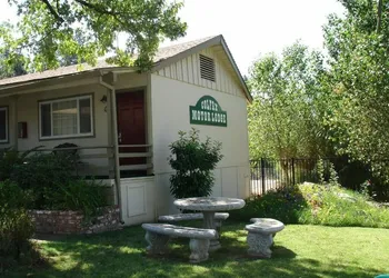 Colfax Motorlodge hotel thumbnail 4