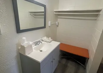 Relax Inn hotel thumbnail 4