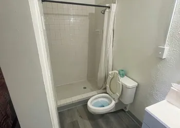 Relax Inn hotel thumbnail 6