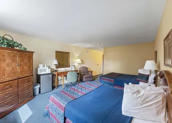 Iron Ridge Inn Motel hotel thumbnail 3