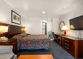 Paradise Lodge - Canoga Park hotel thumbnail 6