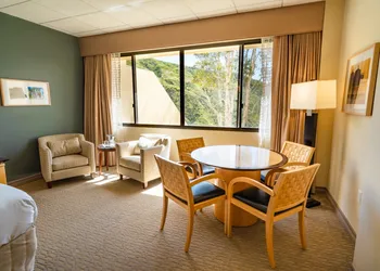 Villa Graziadio Executive Center at Pepperdine University hotel thumbnail 7