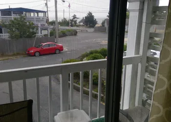 Village Green Motel hotel thumbnail 5