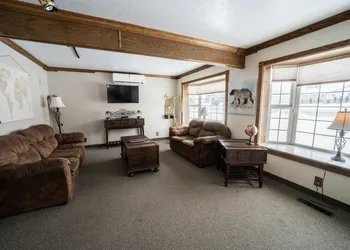 Clover Creek Inn hotel thumbnail 3