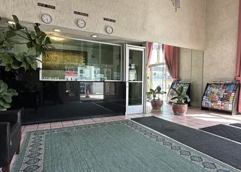 Garden Grove Inn hotel thumbnail 2