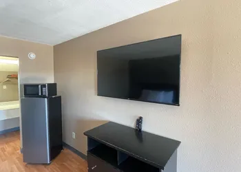 Best Budget Inn hotel thumbnail 8