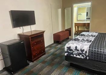 Executive Inn Laurel hotel thumbnail 8