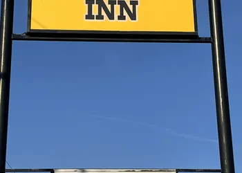 Broadway Inn hotel thumbnail 8
