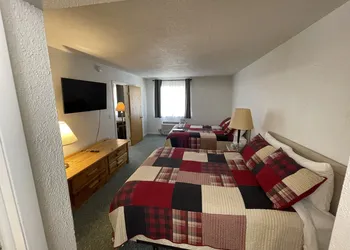 Trails Inn Quadna Mountain Motel & RV hotel thumbnail 7