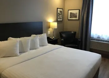 Villa Inn & Suites, SureStay Collection by Best Western hotel thumbnail 6