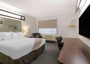 Villa Inn & Suites, SureStay Collection by Best Western hotel thumbnail 8