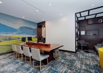 Hyatt Place Kelowna hotel thumbnail 4