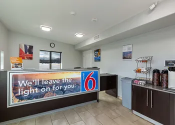 Motel 6 Show Low, AZ hotel thumbnail 2